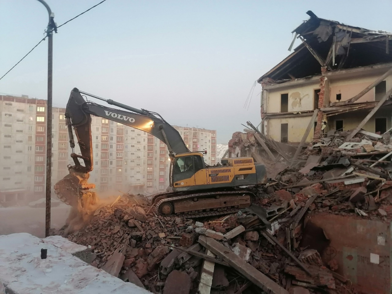 В Мурманской области снесли еще один многоэтажный дом В Мурманской области снесли еще один многоэтажный дом