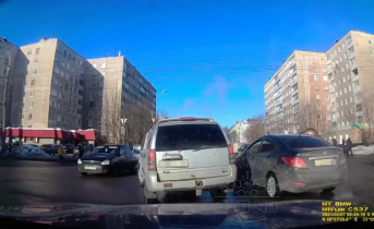 Опасный маневр в Мурманске Машины