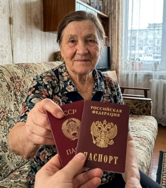В Мурманской области пенсионерка много лет жила с паспортом СССР Бабушка