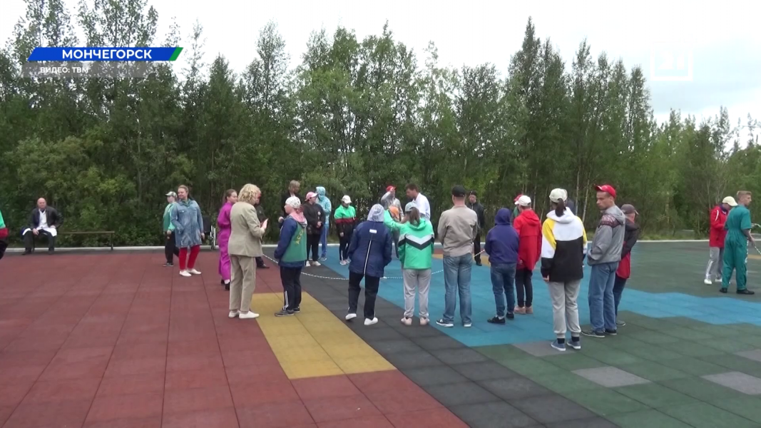 Цирк с концертом приехал в Мурманскую область Группа людей