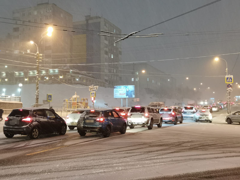 Из-за непогоды в Мурманской области резко возросло количество ДТП Машины