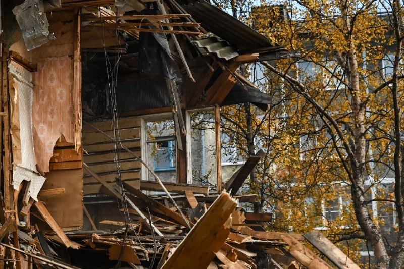 В Мурманске снесли ещё один дом В Мурманске снесли ещё один дом