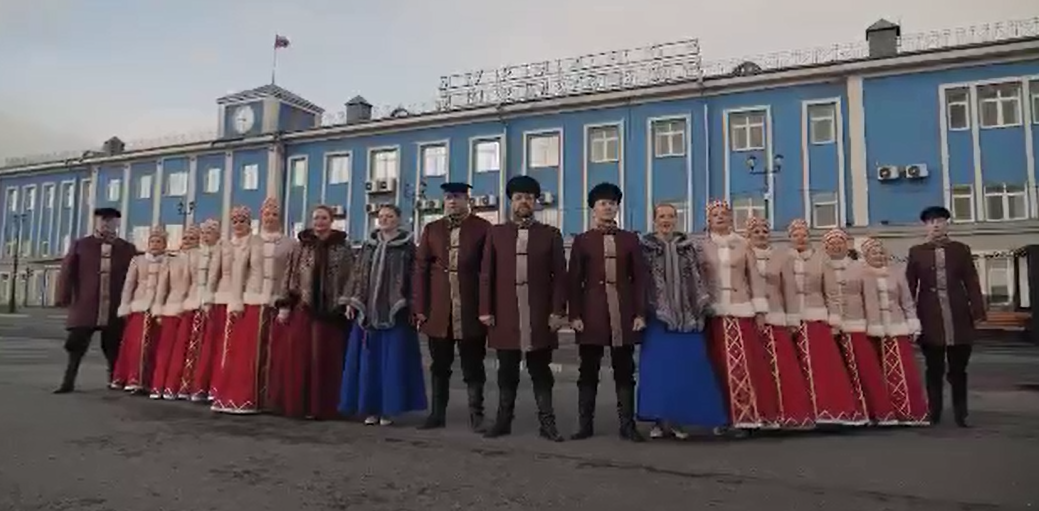 Концерт на мурманском морвокзале Хор