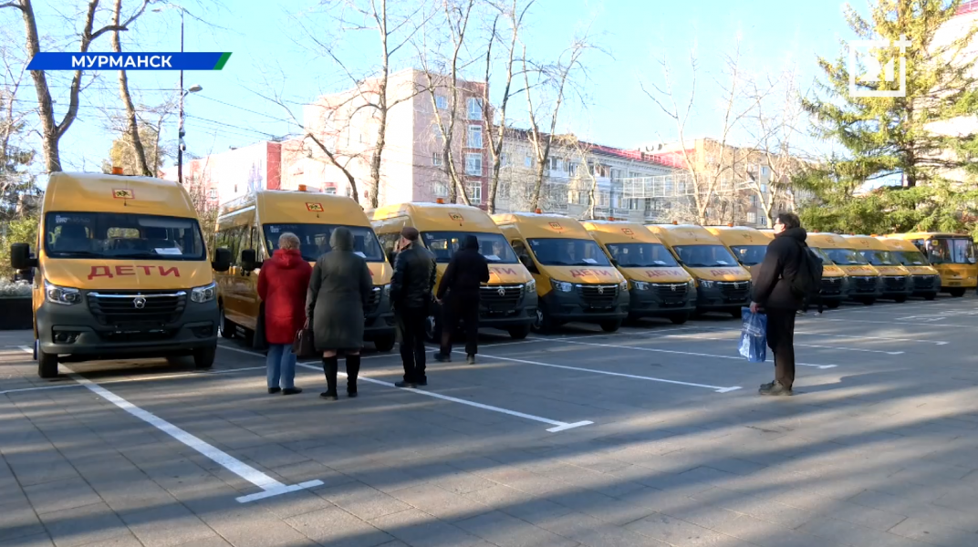 Парк школьного транспорта расширили в Мурманской области Автобусы