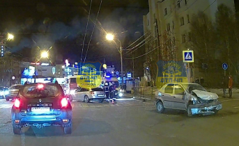 Момент ДТП в центре Мурманска попал на видео ДТП