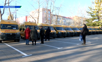 Парк школьного транспорта расширили в Мурманской области Автобусы