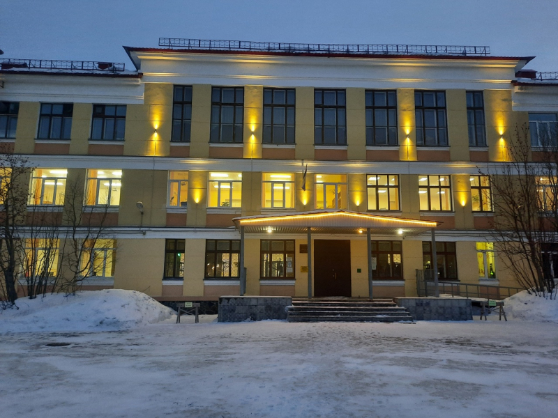 В Мурманской области подсветили школы Подсветка
