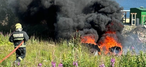 Открытое возгорание ликвидировали в Мурманской области Пожар