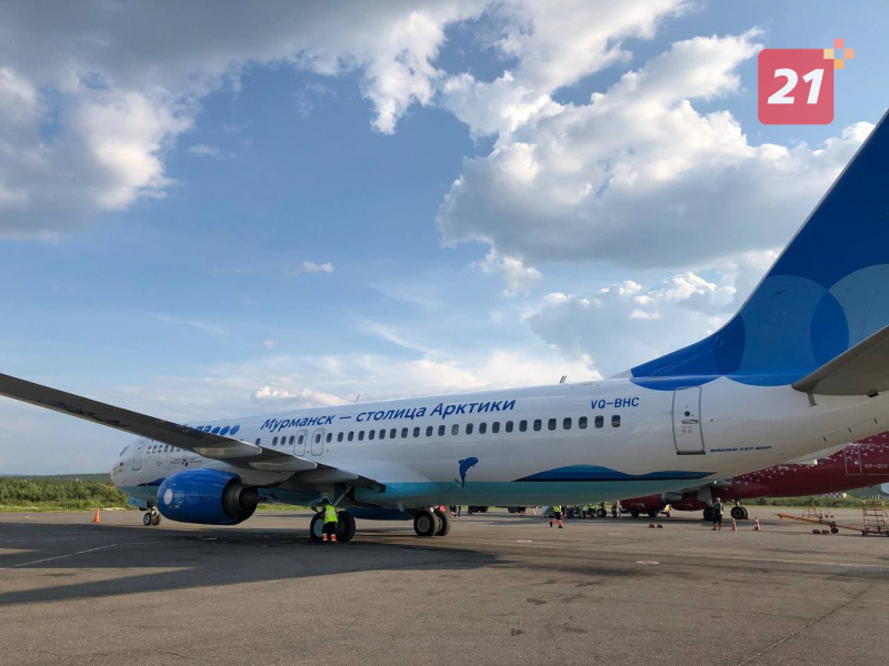 В мурманском аэропорту совершил посадку самолет «Мурманск – столица Арктики» Самолет