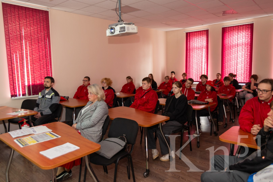 К работе в Кольской ГМК приступают трудовые отряды школьников К работе в Кольской ГМК приступают трудовые отряды школьников