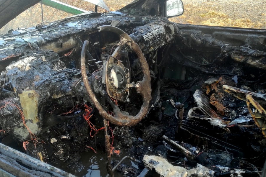 В Мурманской области сгорел автомобиль Сгоревший автомобиль