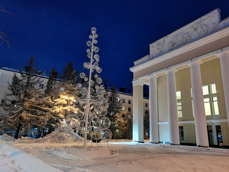 Губернаторские елки пройдут в мурманском драмтеатре Драмтеатр