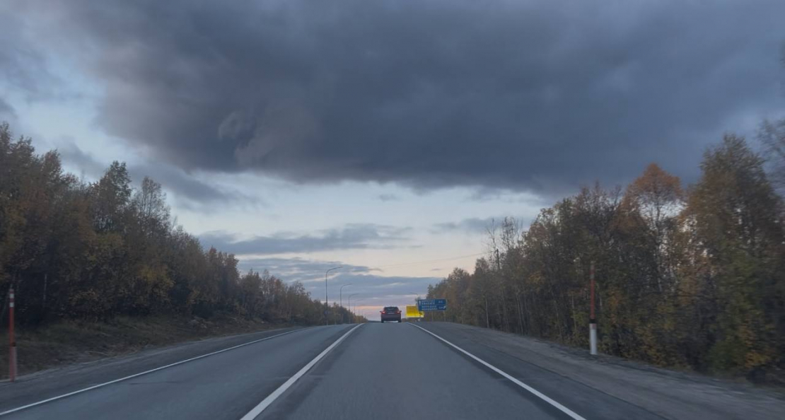Мурманск, дорога, машина, знак, пасмурно