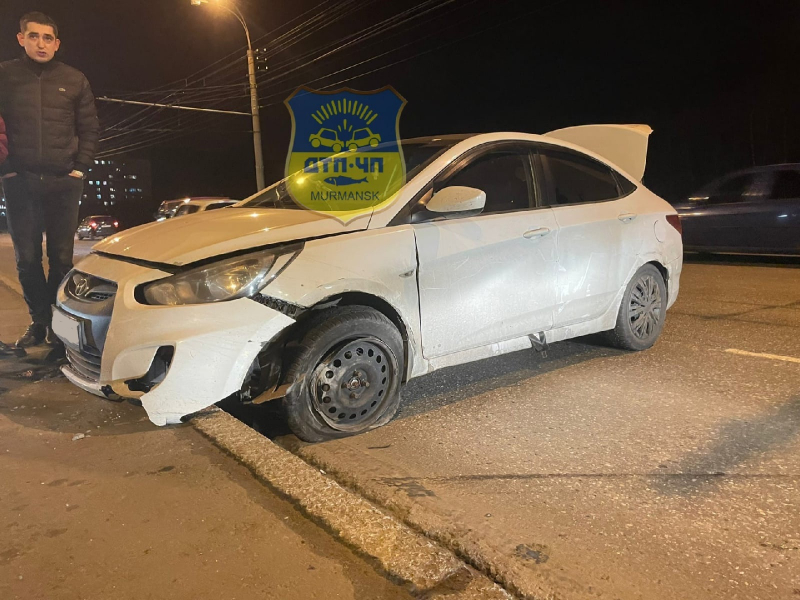 Момент аварии на спуске с Кооперативной в Мурманске попал на видео дтп