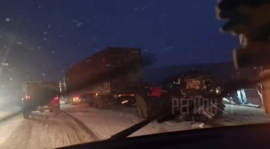 Последствия жуткого ДТП на трассе в Мурманской области попали на видео ДТП