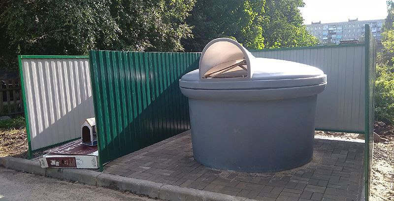 Современные мусорные баки появились во дворах Мурманска Мусорный