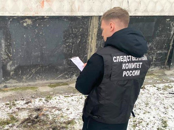 Выпавший из окна ребенок в Мурманске скончался Следком