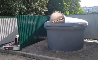Современные мусорные баки появились во дворах Мурманска Мусорный