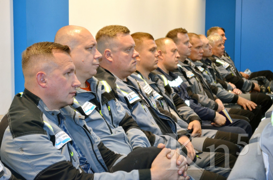 В рафцехе Кольской ГМК говорили о наболевшем В рафцехе Кольской ГМК говорили о наболевшем