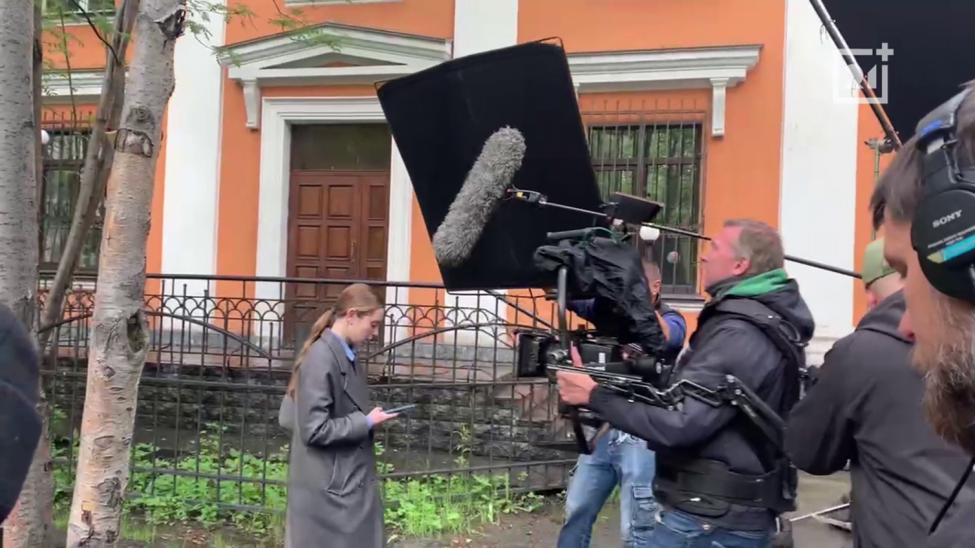 В центре Мурманска стартовали съемки сериала с известными актерами Съемки