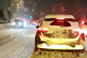 Водители застряли в большой пробке в Мурманске Пробка
