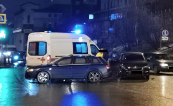 Стали известны подробности жесткой аварии на перекрестке в Мурманске ДТП