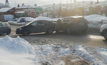 В Мурманске из-за аварии перегородили дорогу ДТП в Мурманске