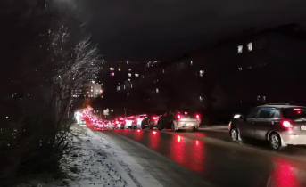 Водители в центре Мурманска застряли в огромных пробках Пробка