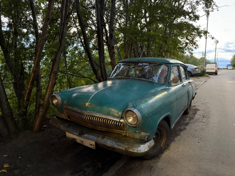 На улицах Мурманска нашли раритетный советский автомобиль Автомобиль