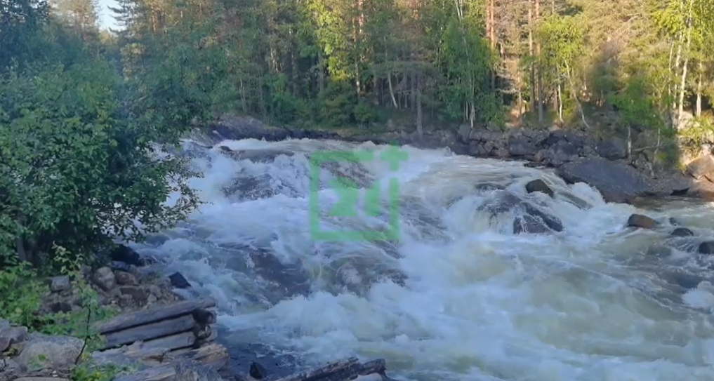 Жемчужина Кольского полуострова: водопад в Колвице Водопад