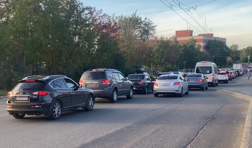 Пробка в Мурманске Дорога