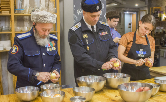 Необычная кулинарная встреча прошла в Мурманске Казаки