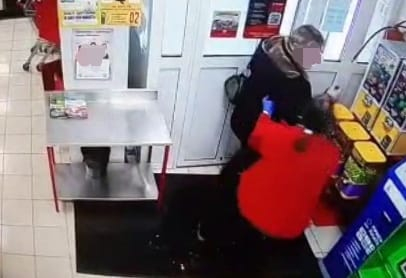 Сотрудница магазина пострадала при дерзком ограблении в Мурманске Ограбление