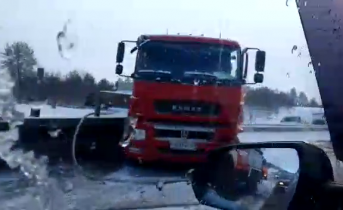 Последствия серьезной аварии в Мурманске попали на видео ДТП