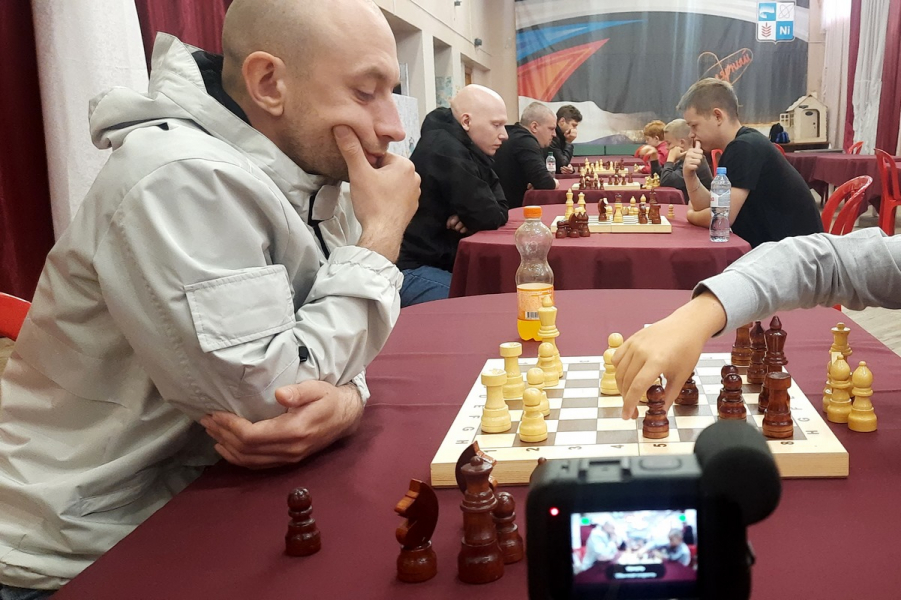 В честь горняков играли в шахматы в Заполярном В честь горняков играли в шахматы в Заполярном