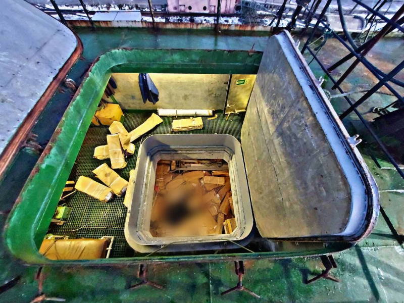 В Мурманске погиб работник в морском рыбном порту Трюм
