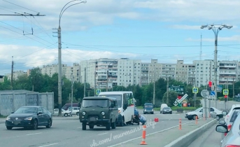 В Мурманске у маршрутки на ходу отвалилось колесо Маршрутка