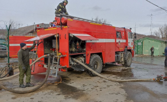 В Мурманске горела баня Пожарные