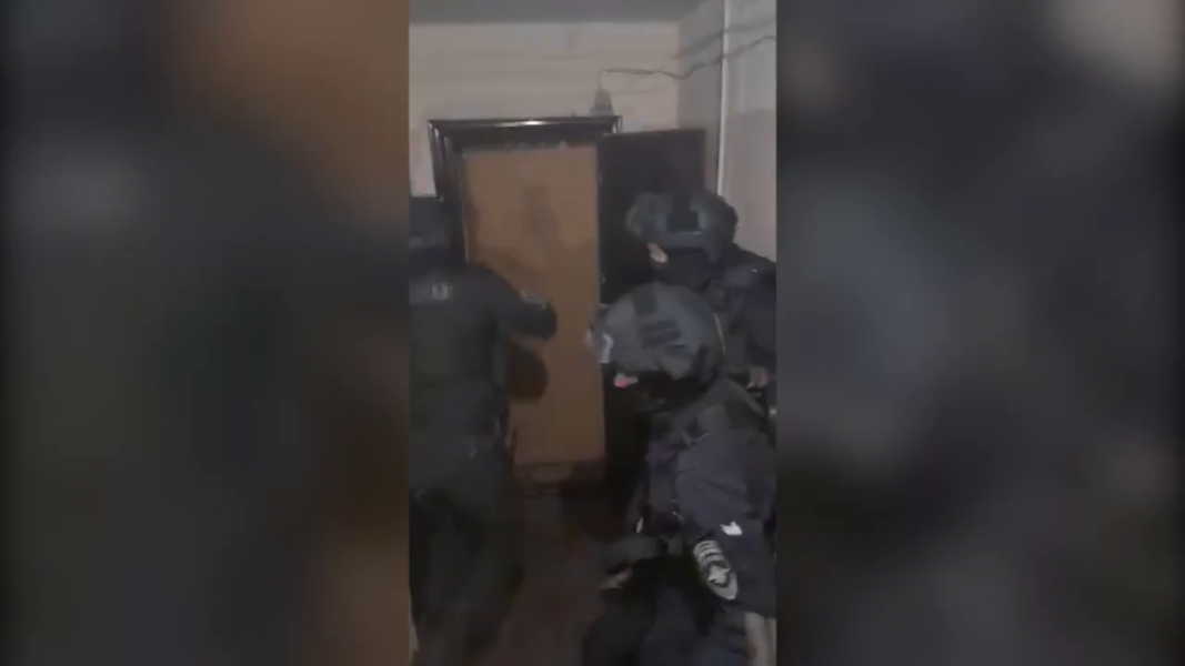 Задержание серийного преступника в Мурманской области попало на видео Задержание преступника