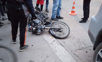 14-летний водитель мопеда столкнулся с внедорожником в Мурманской области Авария