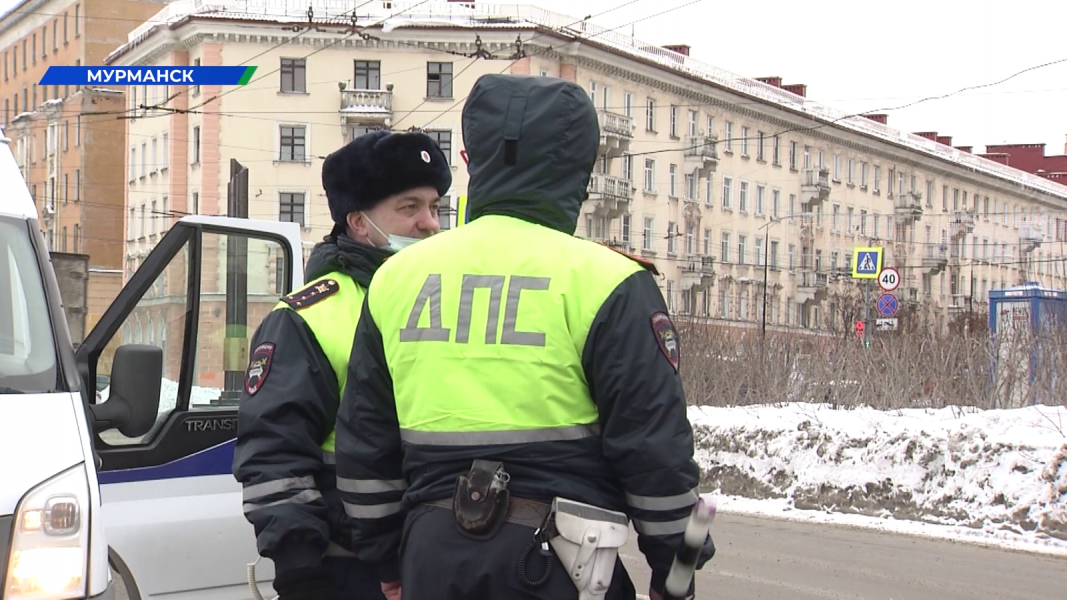 В Мурманске останавливали водителей автобусов ДПС