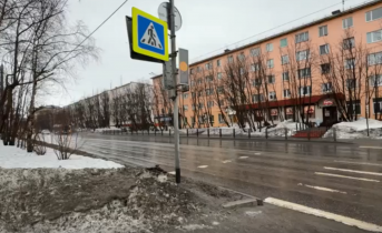 На перекрестке в Мурманске перестали работать светофоры Светофор