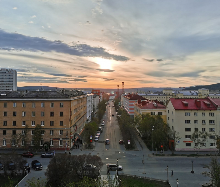 Жителей Мурманской области предупредили об опасности Панорама города Мурманск: здания, дома, улицы