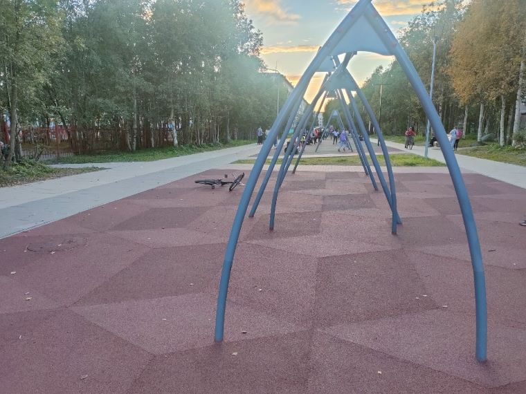 В Мурманской области приняли меры после происшествий на детской площадке Детская площадка