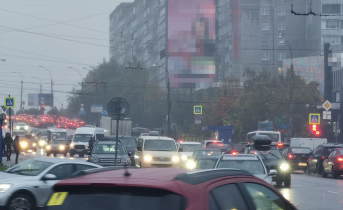 Водители встали в многокилометровой пробке в Мурманске Пробка