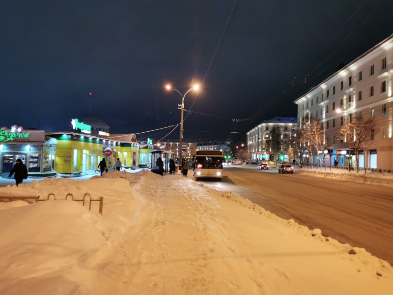 На 25 улицах в Мурманске запретят парковку Мурманск