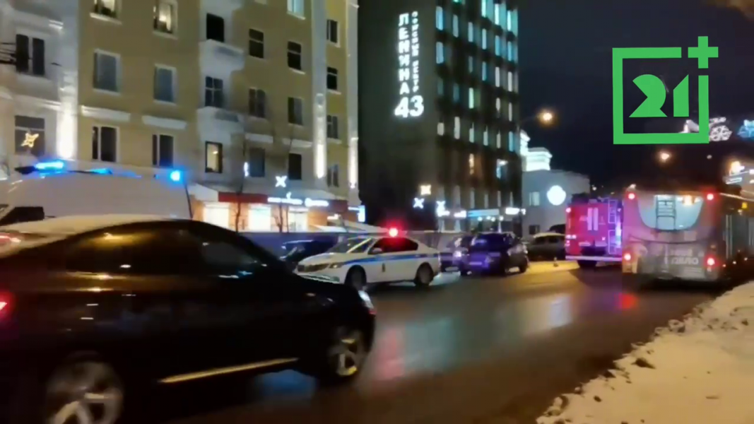 Соцсети: в центре Мурманска протаранили припаркованные машины
