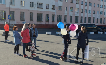 Лето — это маленькая жизнь: вторая смена вернулась из «Виты» Родители встречают детей