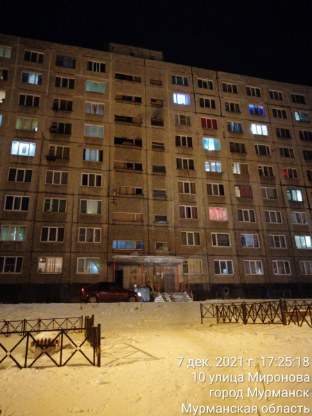 «Чуть ногу не сломал». Северяне пожаловались на состояние жилого дома в Мурманске Дом