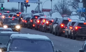 Водители застряли в больших пробках в Мурманске Пробка